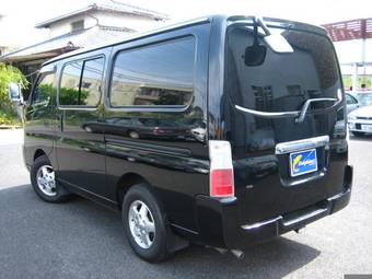 2003 Nissan Caravan Photos