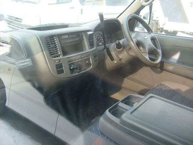 2004 Nissan Caravan