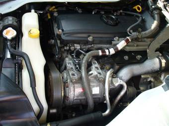 2004 Nissan Caravan Photos