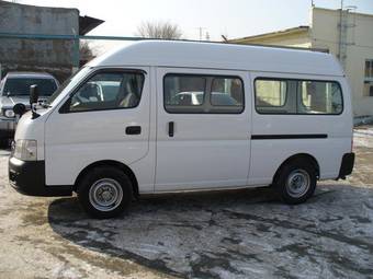 2004 Nissan Caravan Images