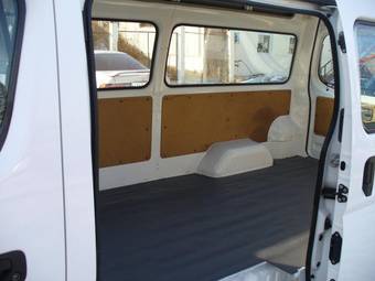 2004 Nissan Caravan Pics