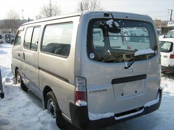 2004 Nissan Caravan Images