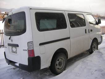 2004 Nissan Caravan Images