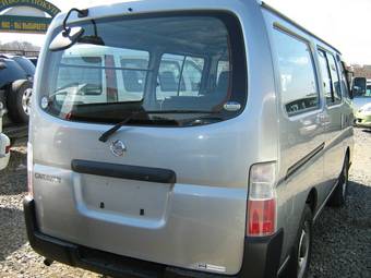 2004 Nissan Caravan Pictures