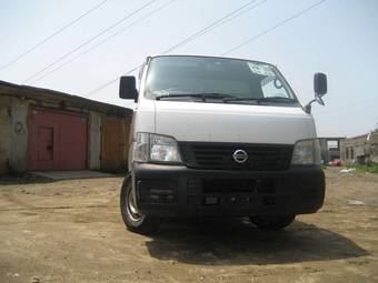 2004 Nissan Caravan Pictures