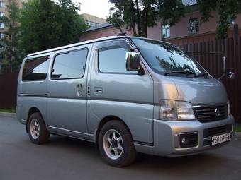 2004 Nissan Caravan Photos