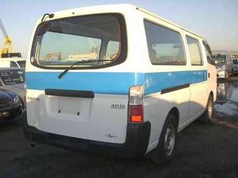 2005 Nissan Caravan Images