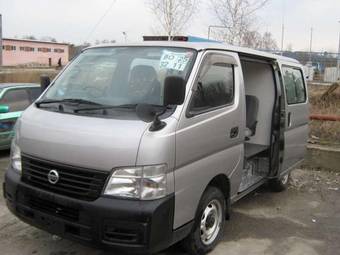 2005 Nissan Caravan Photos