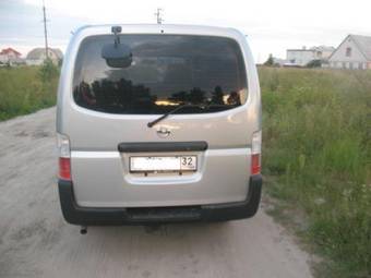 2005 Nissan Caravan Pictures