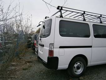 2010 Nissan Caravan Photos