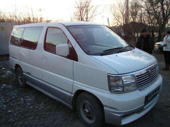 1999 Nissan Caravan Elgrand Photos