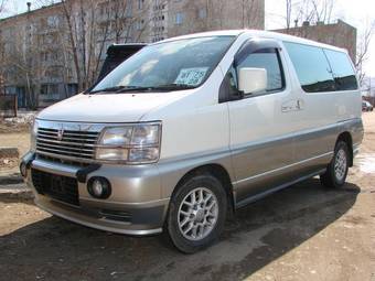 1999 Nissan Caravan Elgrand Photos