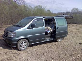 1999 Nissan Caravan Elgrand Photos