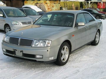 2000 Nissan Cedric