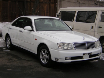 2000 Nissan Cedric