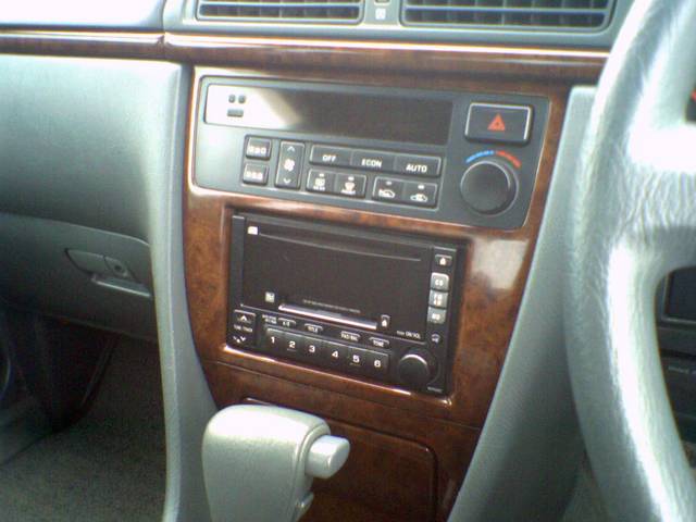 2000 Nissan Cedric