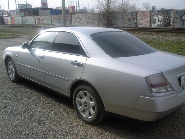 2000 Nissan Cedric