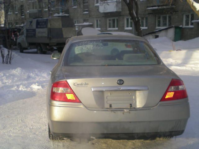 2000 Nissan Cedric