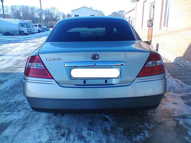 2000 Nissan Cedric