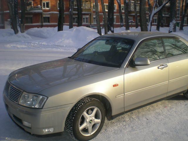 2000 Nissan Cedric