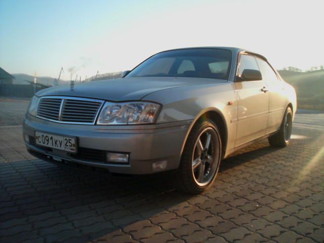 2000 Nissan Cedric