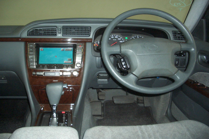 2000 Nissan Cedric Pictures