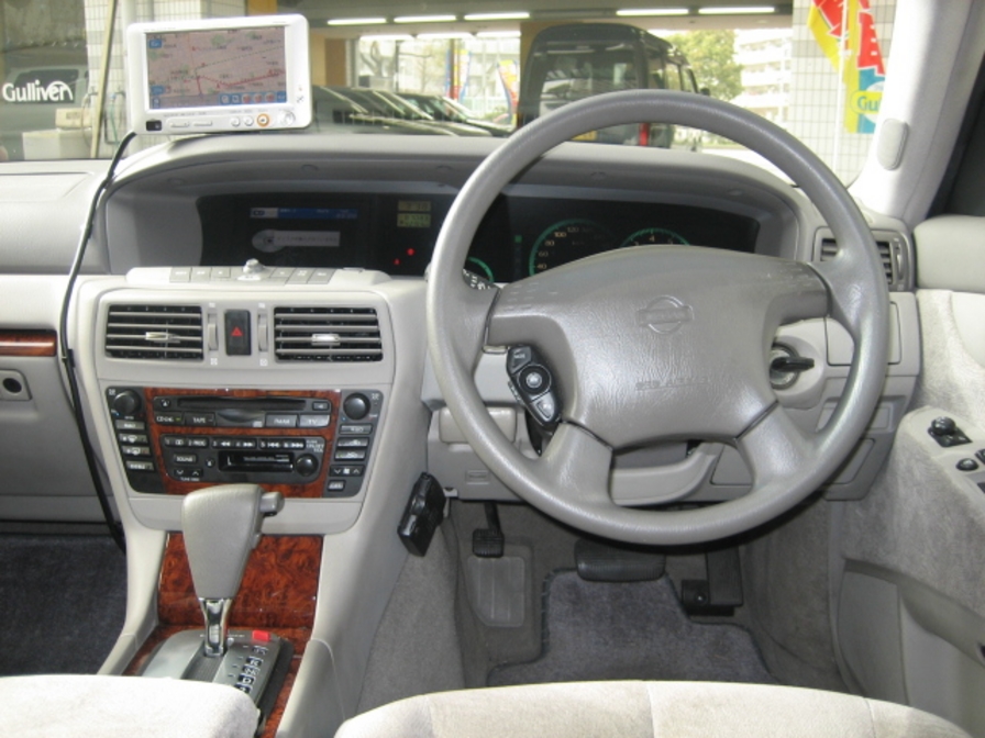 2000 Nissan Cedric Pics