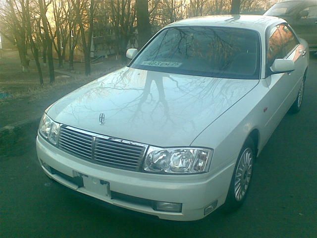 2000 Nissan Cedric