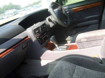2000 Nissan Cedric Images