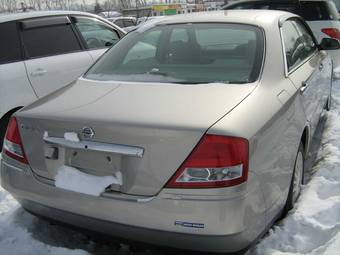 2003 Nissan Cedric Images