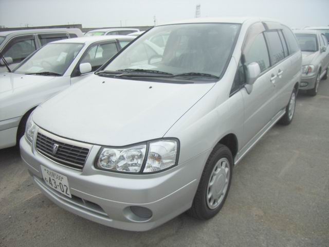 1999 Nissan Cefiro Pictures