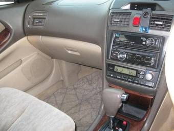 1999 Nissan Cefiro Pics