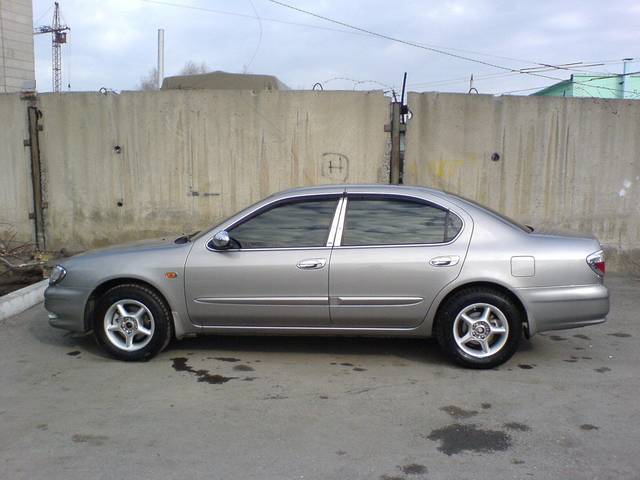 Nissan cefiro 2000