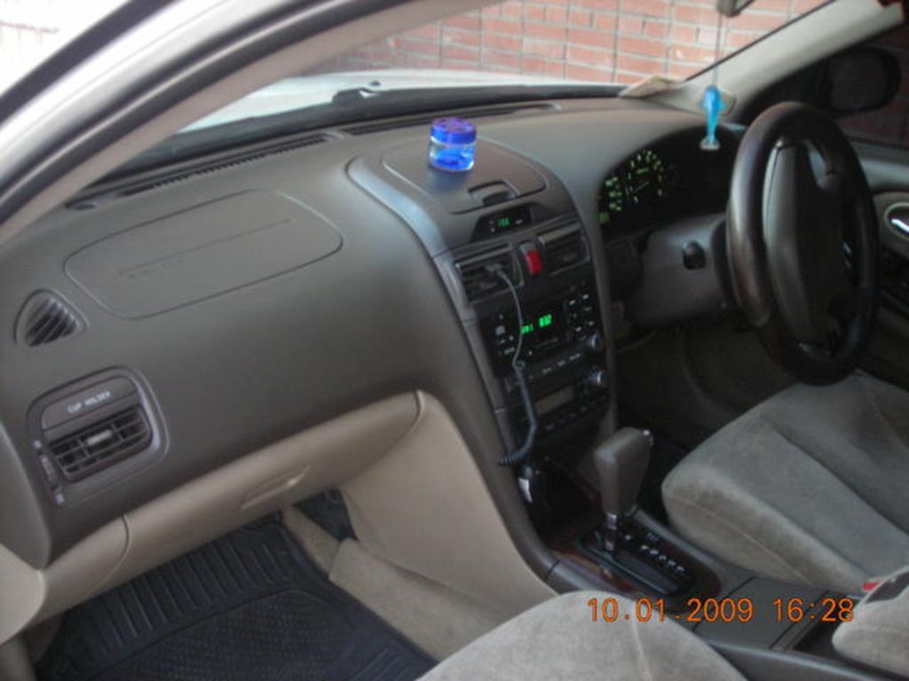 2000 Nissan Cefiro