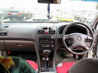 2000 Nissan Cefiro Photos