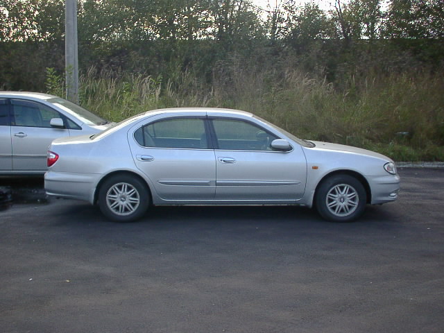 2000 Nissan Cefiro Photos