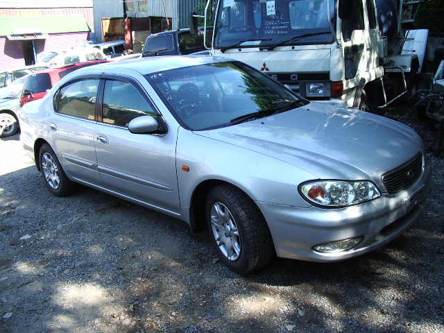 Nissan cefiro 2000