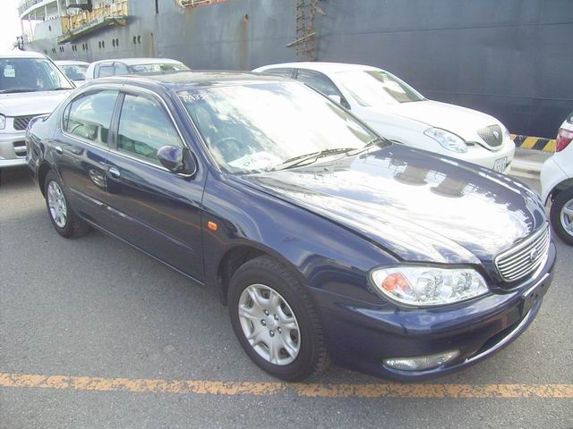 Nissan cefiro 2000
