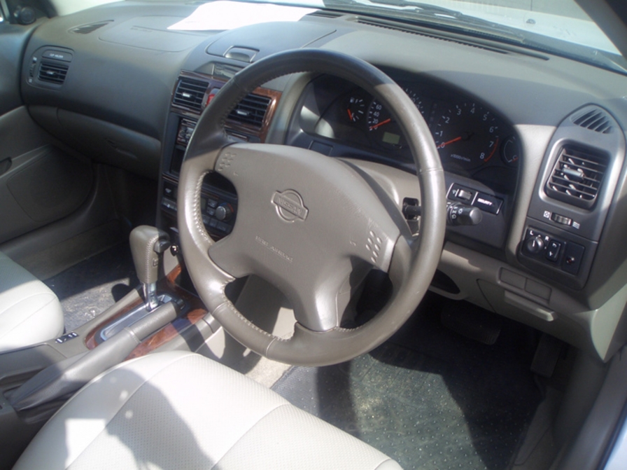 2000 Nissan Cefiro Pictures