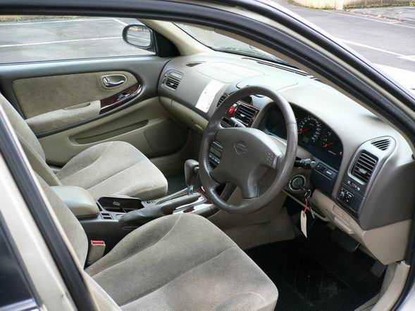2000 Nissan Cefiro Photos