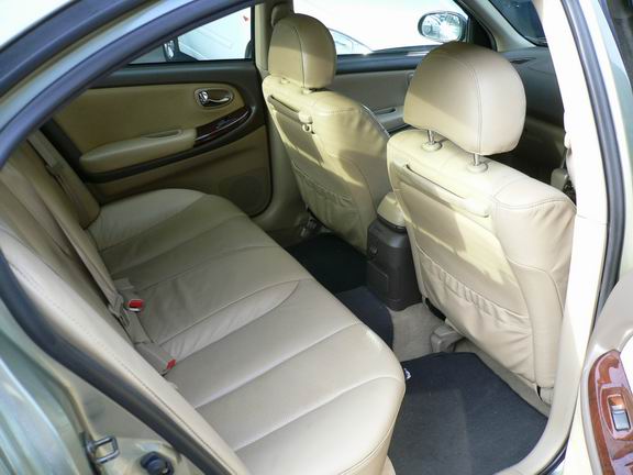 2000 Nissan Cefiro Photos