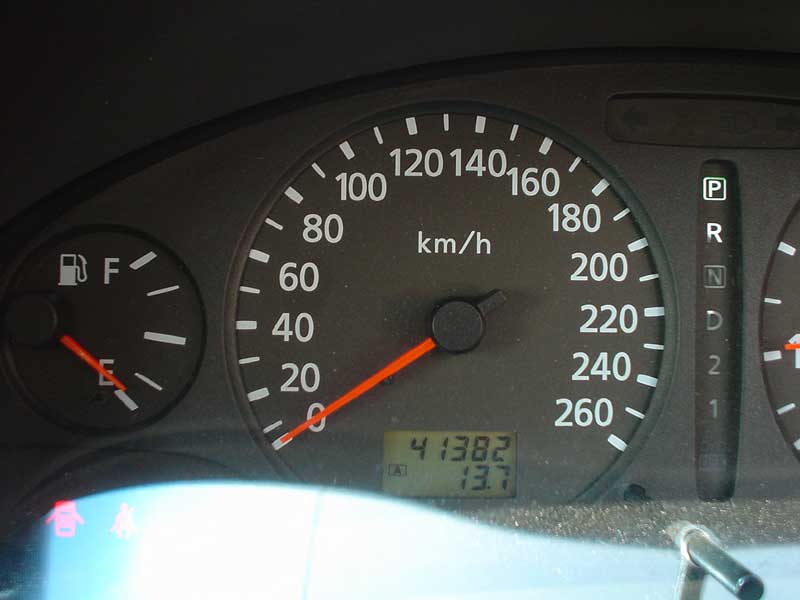 2000 Nissan Cefiro Photos