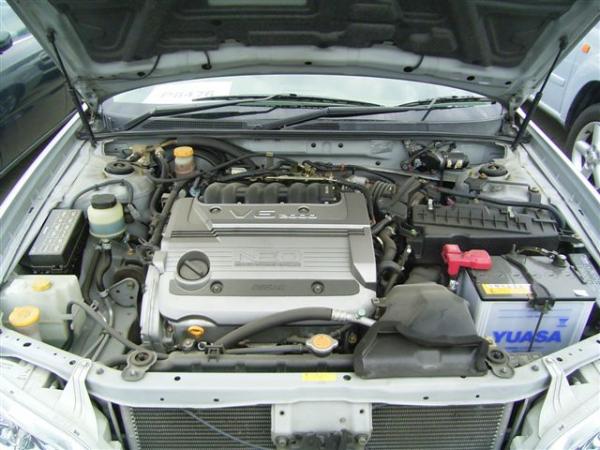 2000 Nissan Cefiro Pictures