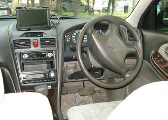 2000 Nissan Cefiro Photos