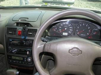 2000 Nissan Cefiro Pics