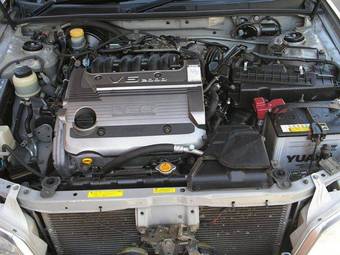 2000 Nissan Cefiro Photos