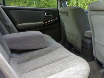 2000 Nissan Cefiro Pictures