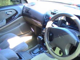 2000 Nissan Cefiro Photos