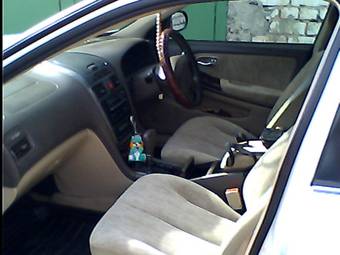 2000 Nissan Cefiro Pictures