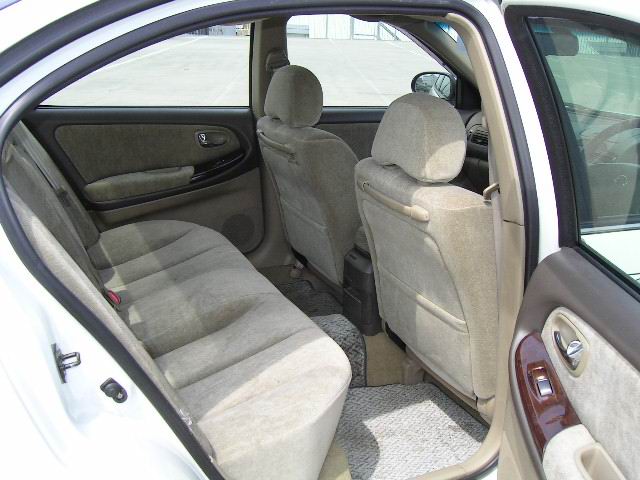 2001 Nissan Cefiro Pictures